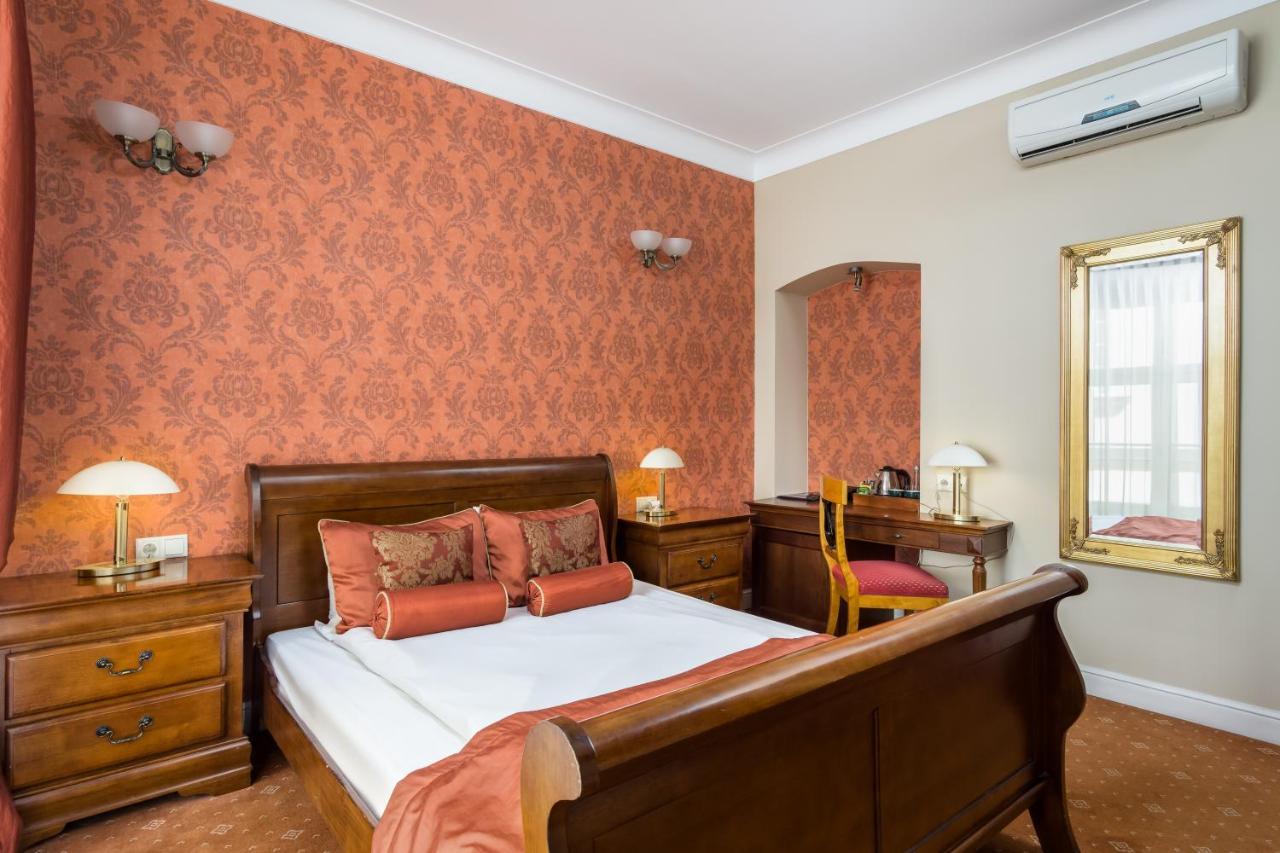Hotel Kolegiacki Poznań Extérieur photo