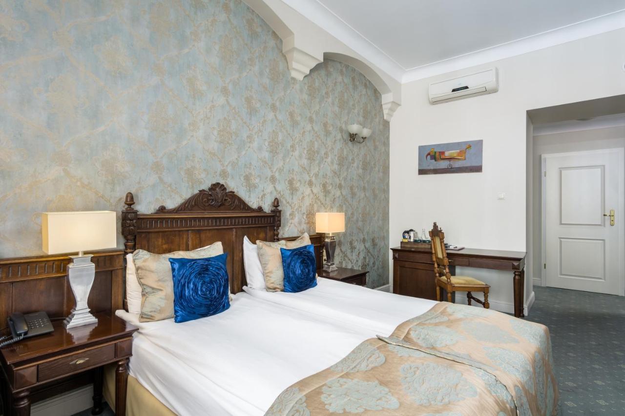 Hotel Kolegiacki Poznań Extérieur photo