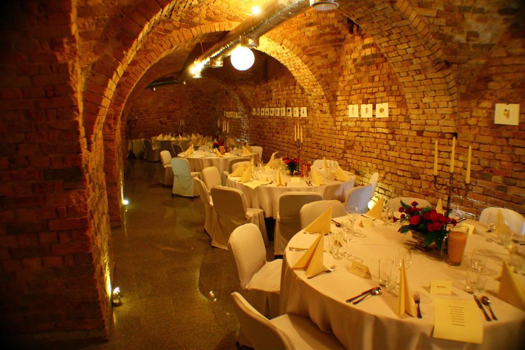 Hotel Kolegiacki Poznań Extérieur photo