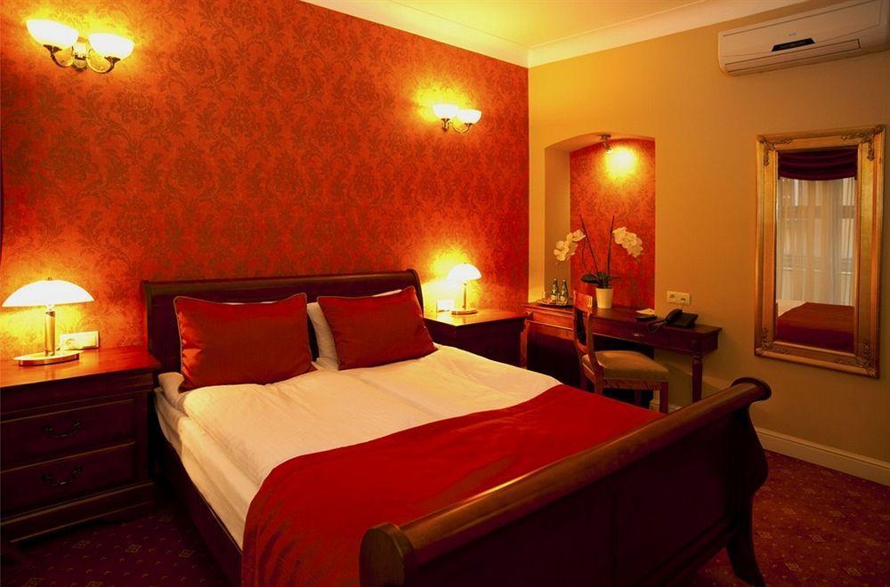 Hotel Kolegiacki Poznań Extérieur photo
