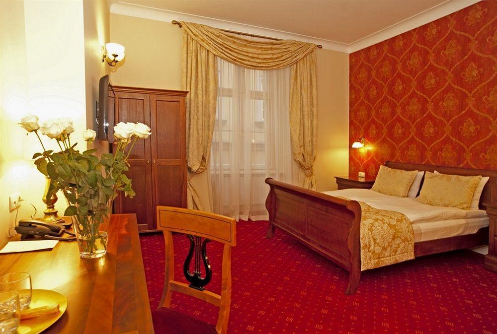 Hotel Kolegiacki Poznań Extérieur photo