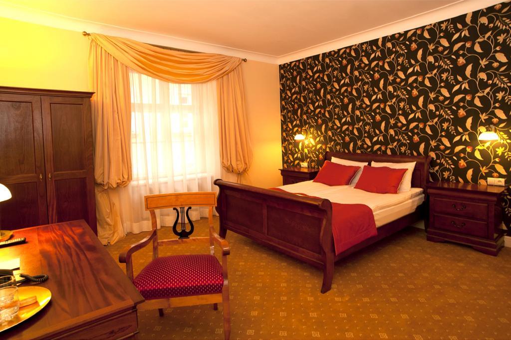 Hotel Kolegiacki Poznań Extérieur photo
