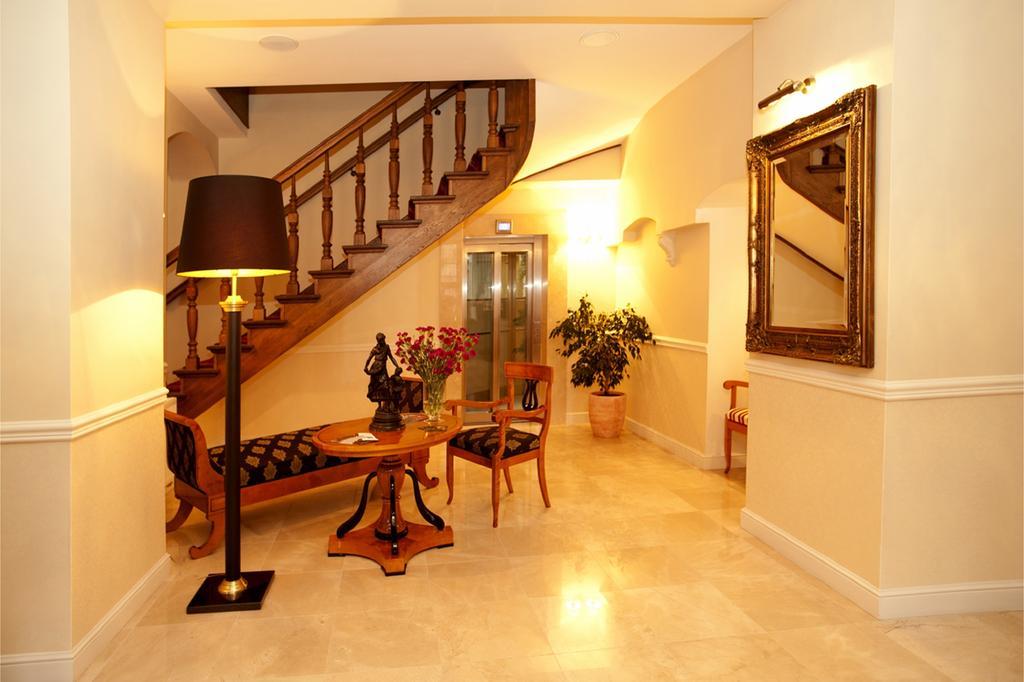 Hotel Kolegiacki Poznań Extérieur photo