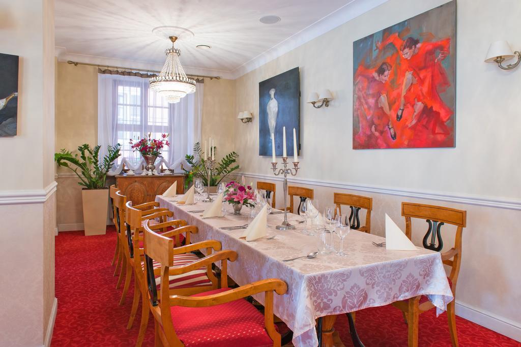 Hotel Kolegiacki Poznań Extérieur photo