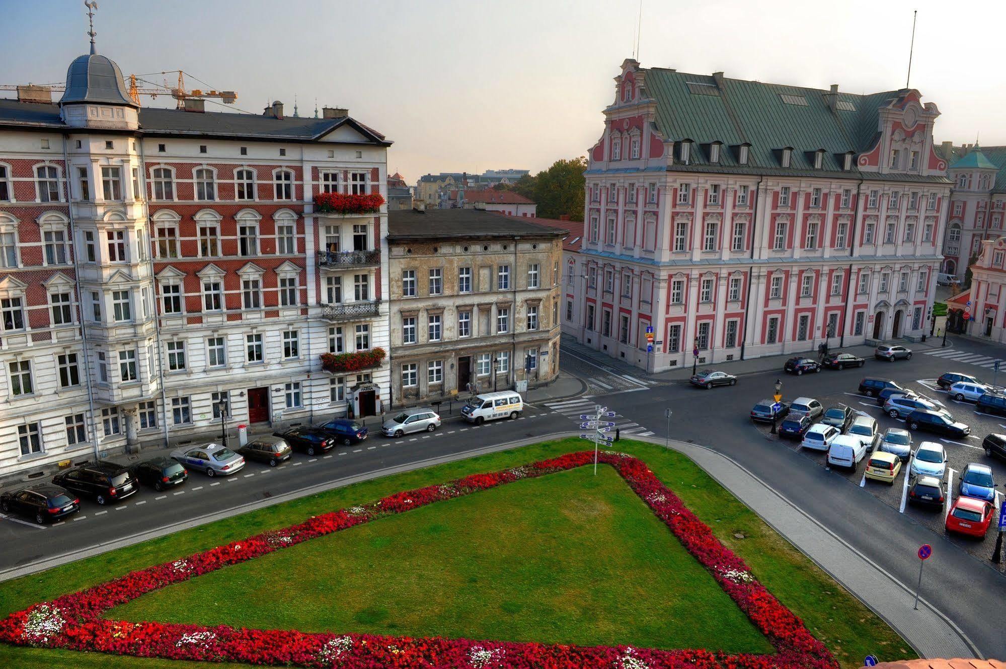 Hotel Kolegiacki Poznań Extérieur photo
