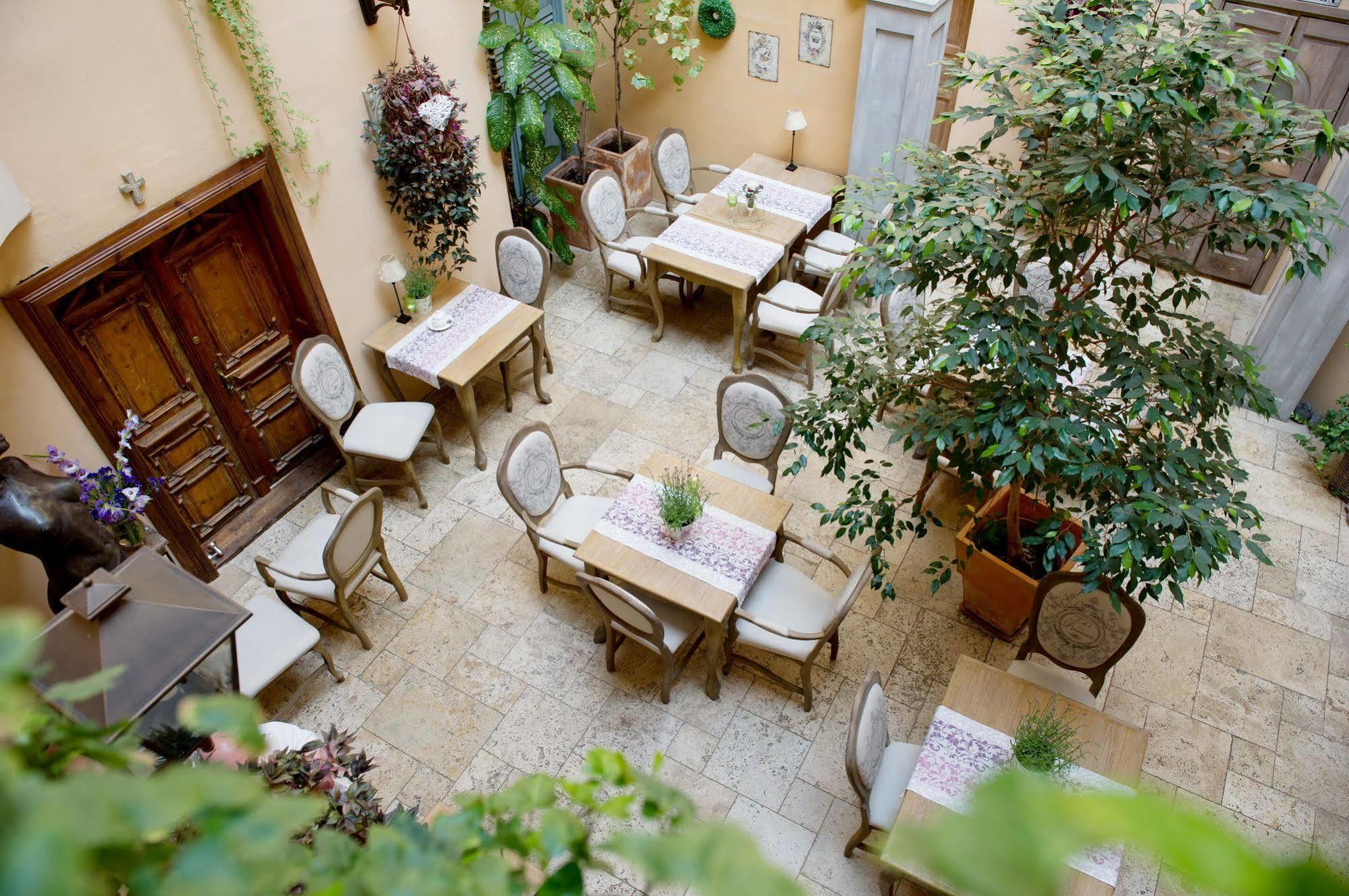 Hotel Kolegiacki Poznań Extérieur photo