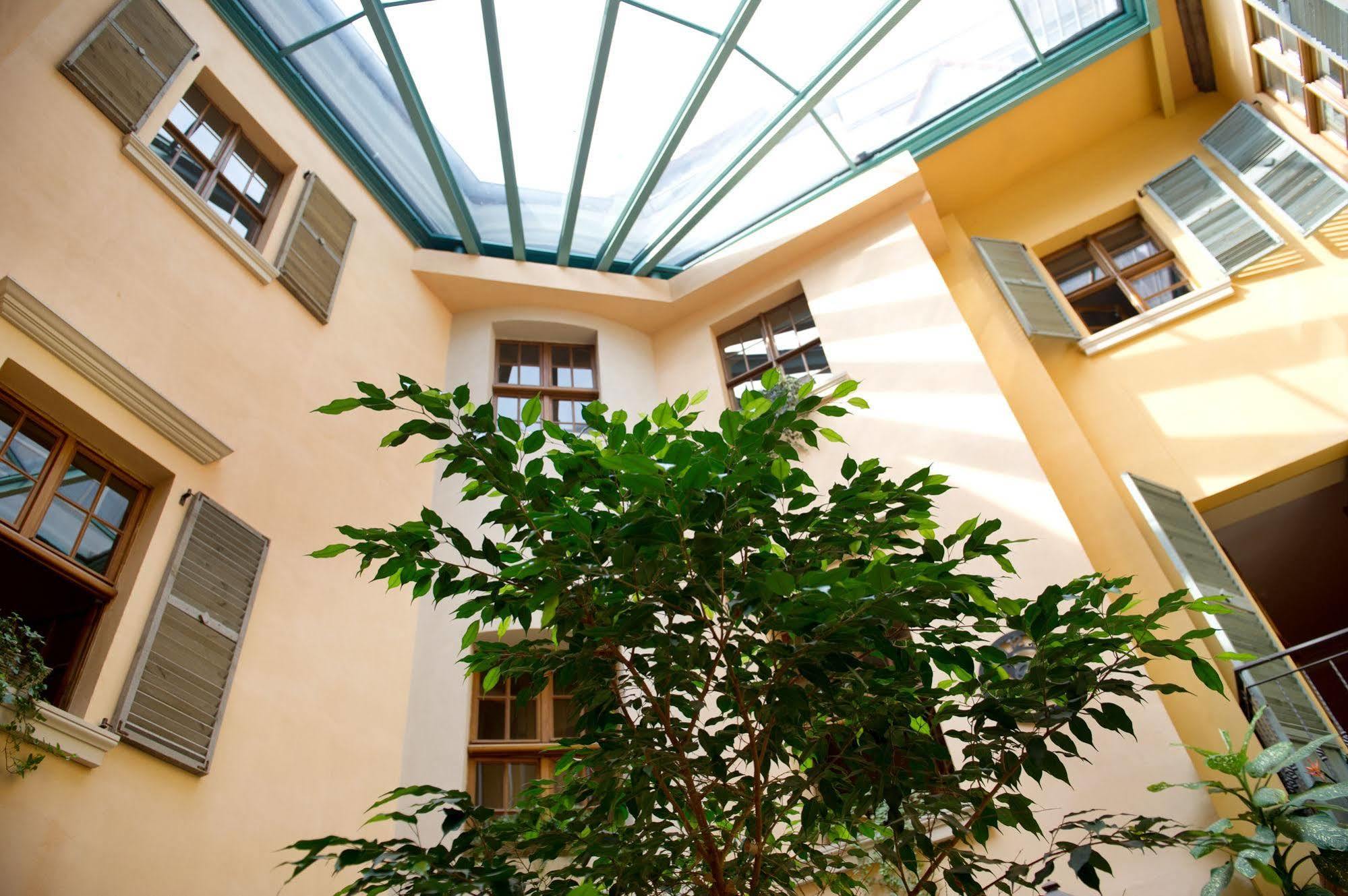 Hotel Kolegiacki Poznań Extérieur photo