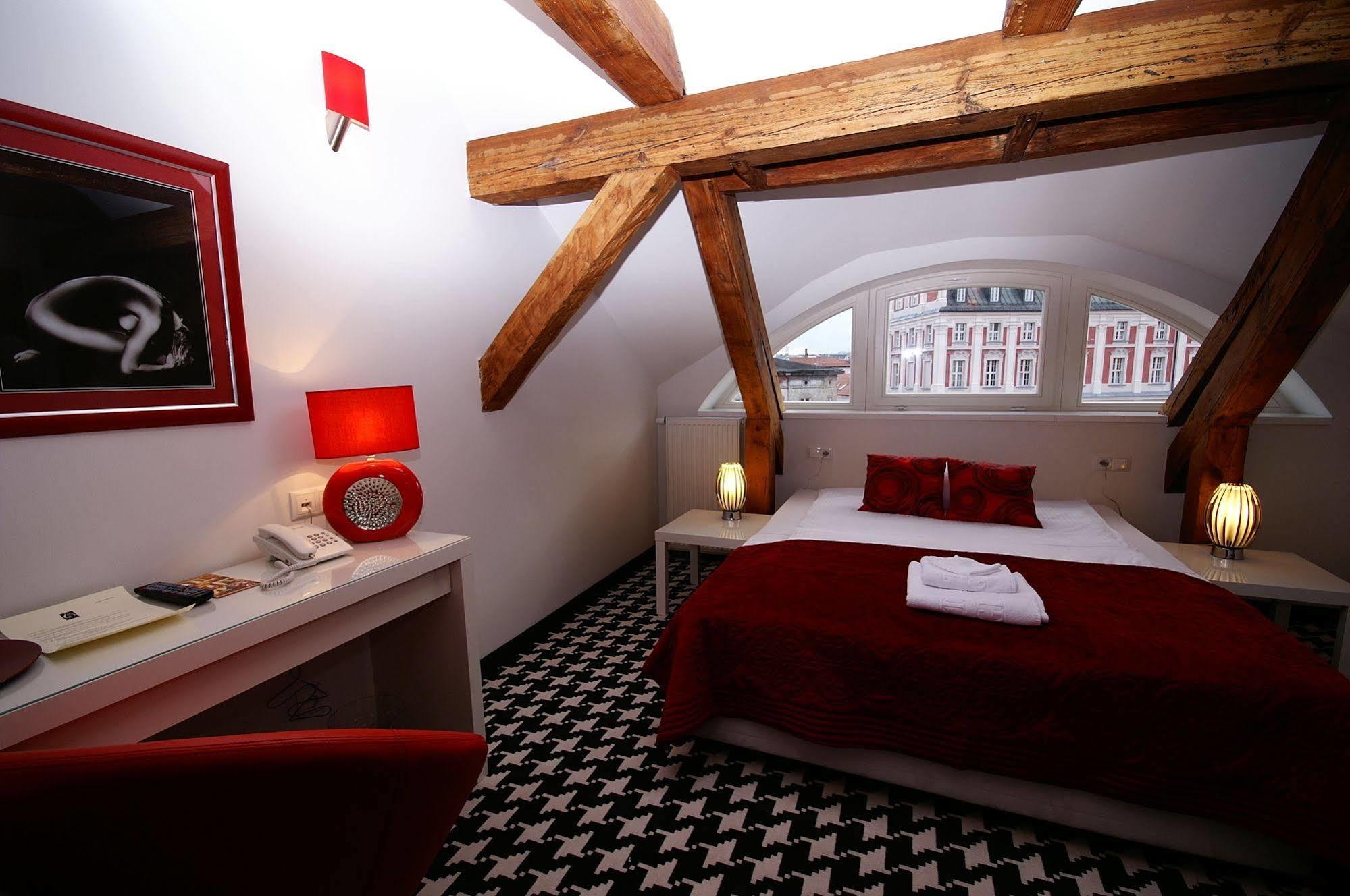 Hotel Kolegiacki Poznań Extérieur photo